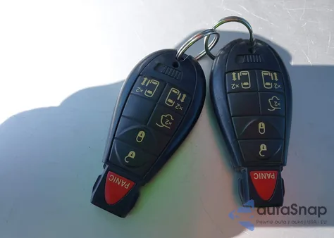 2013 Chrysler Town & Country Touring from USA, damaged, VIN 2C4RC1BG4DR610462